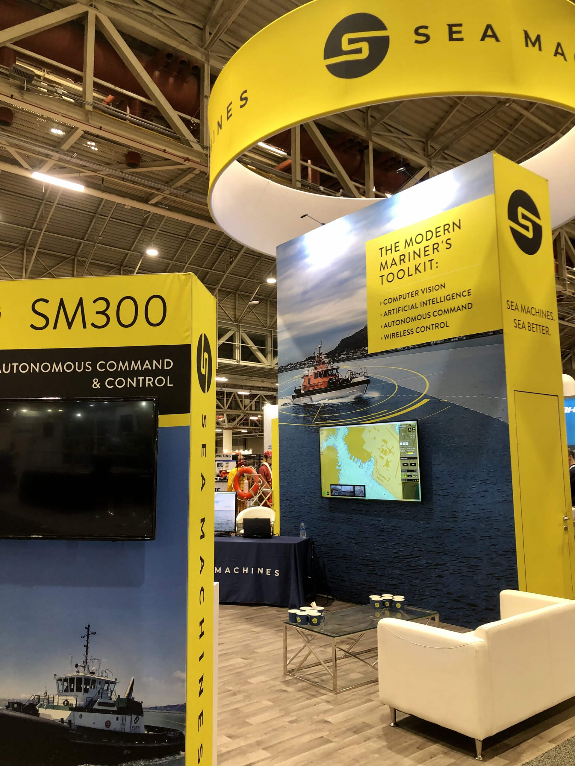 Sea Machines Stand